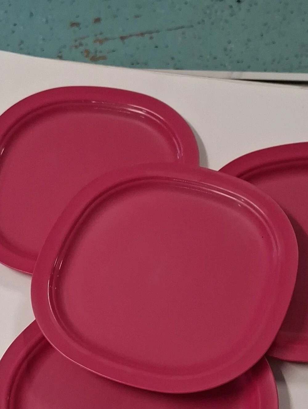 Tupperware stylish magenta